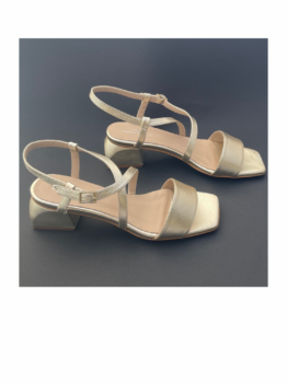 Kaia Sandalia Cruzada Dorada