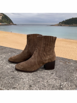 Lina Botín Ante Taupe.