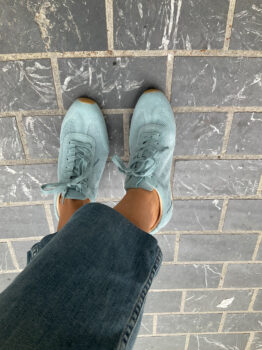 Laura Deportiva Piel Celeste