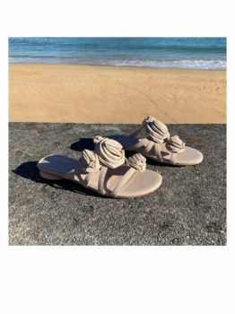 Beta Sandalia Flor Beige