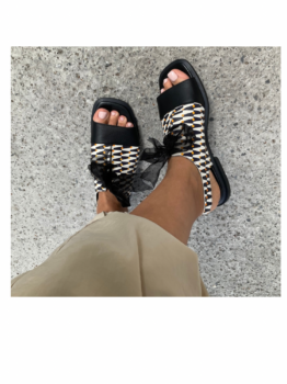 Carola Sandalia Lazo