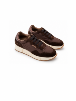 Carla Zapatilla Chocolate Impermeable